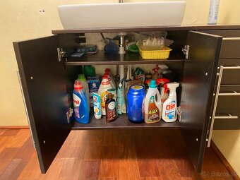 Skrinka do kúpelne + umývadlo a batéria - 2