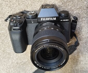 Fujifilm X-S20 - 2