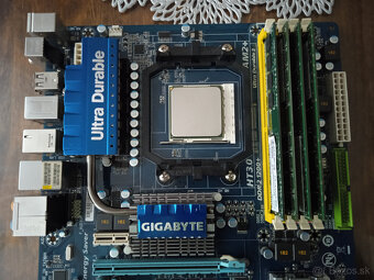 SET GIGABYTE GA-MA790X-UD4 - 2