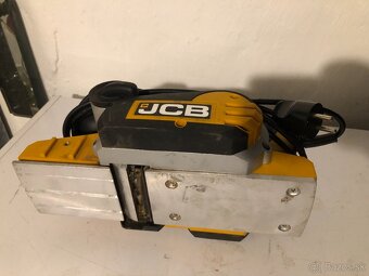 Elektrický hoblík JCB - 2