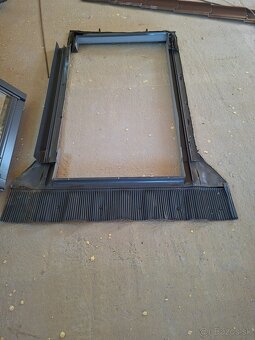 Stresne okno plastove 140x78 - 2