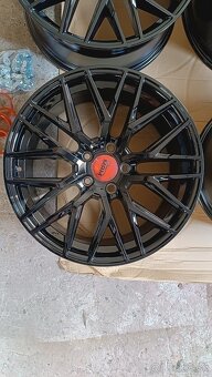 R18 5x114,3 mm ALU disky MAM čierne - 2