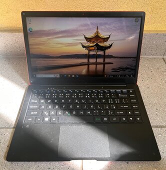 Umax MediaBook / Celeron N3350 / 4GB RAM / 64GB SSD / 14" - 2