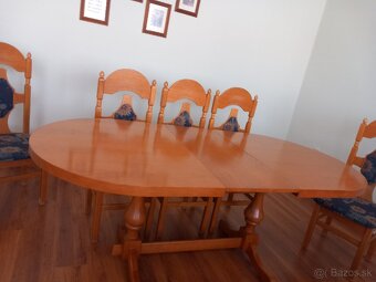 Nábytok z obývačky - stoliky, stoličky, skrinky, sedačka - 2