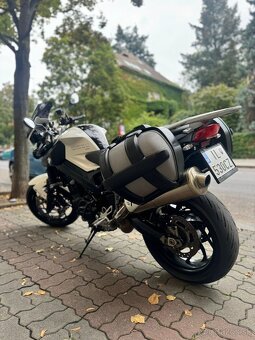 BMW F 800 R + originál BMW kufre - 2
