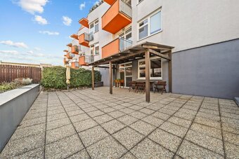VZDUŠNÝ 3-IZB. BYT, TERASA 54,07 m², GARÁŽ, TEHLOVÁ STAVBA - 2
