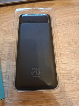 Charmast 20000mAh prenosná PowerBanka s 6 výstupmi - 2