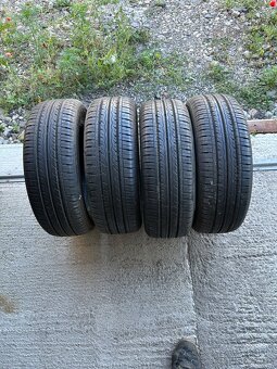 Dobrý deň, predám pneumatiky Značka: KUMHO Rozmer: 165/60 R1 - 2