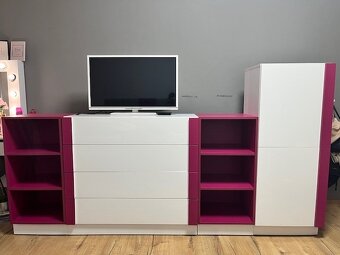 nábytok + televízor - 2