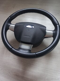Ford focus mk2 volant - 2