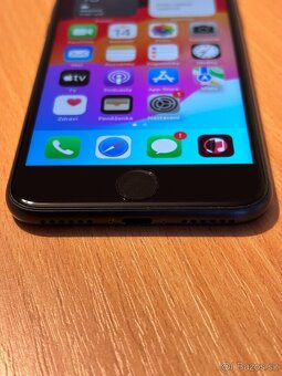 Predám - Apple iPhone SE (2020) 64 GB ČIERNY - 2