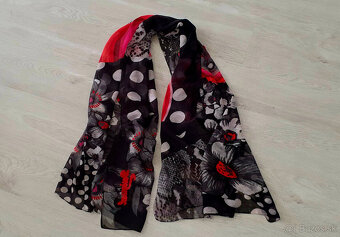 Šatka DESIGUAL - 2