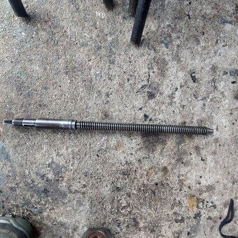 Trapezová tyč na sústruh z maticou - 2