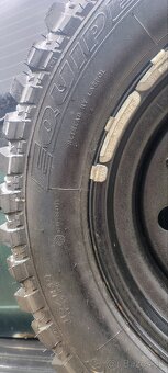 Predám pneu 235/70 R16 - 2