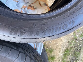 Goodyear EfficientGrip Performance 2 215/55 R18 99V - 2