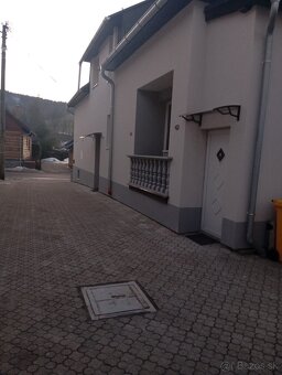 Predam dva objekty slúžiace na ubytovanie - 2