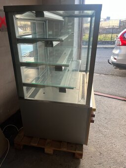 Presklenná Chladiaca vitrina - 2