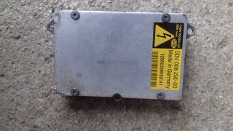 predám riadiacu jednotku xenónu - 2