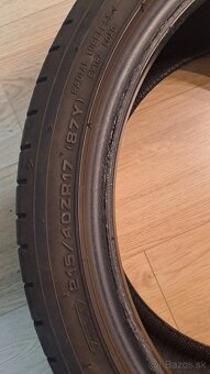215/40 ZR17 - 2