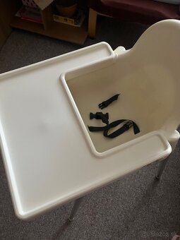 PREDAJ DETSKEJ STOLICKY NA JEDENIE - 2