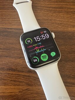Apple Watch SE 44mm - 2