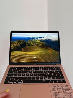 Predám MacBook Air 13(2019) - 2