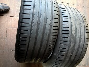 2 ks LETNÉ 255/40 R18 99Y XL PIRELLI cca 4-5 mm LEN 20-€/kus - 2