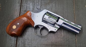 REVOLVER HOLEK MODEL 830 - 2