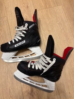 Korčule BAUER 33,5 - 2