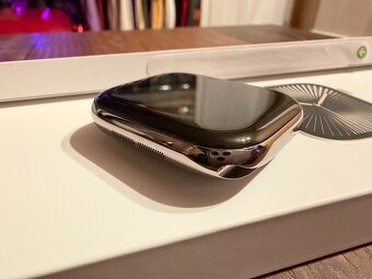 Apple Watch 10 GPS + Cellular 46mm Natural Titanium - 2