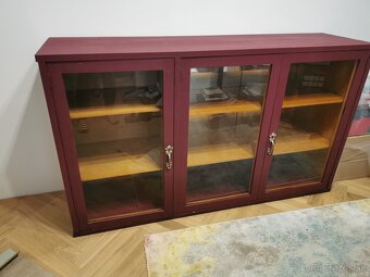 Vitrína / komoda - 2