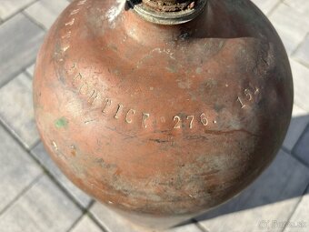 Staré medené tlakové nádoby. - 2