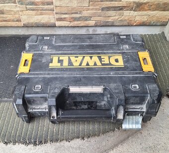 Aku vŕtačka s príklepom - 2