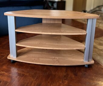 Stolík pod televízor - 2