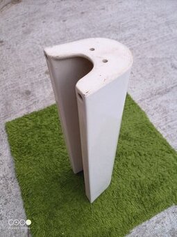 Noha pod umyvadlo - 2