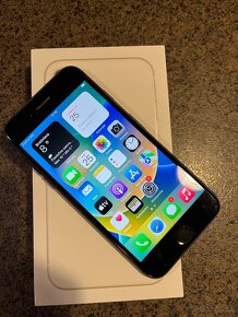 Iphone 8 , 64gb, velmi zachovalý, plně funkční vč obalu - 2