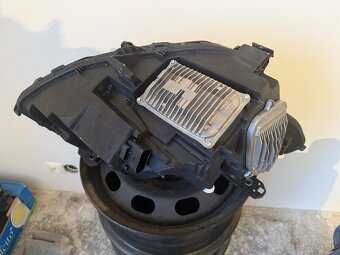 Svetlomet Mercedes A W176 - 2
