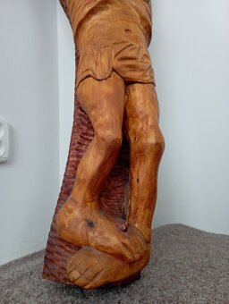 Drevorezba Ježiša na kríži - 2