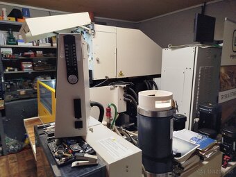 Elektroerozívna rezačka Fanuc Robocut Alpha C600ia - 2