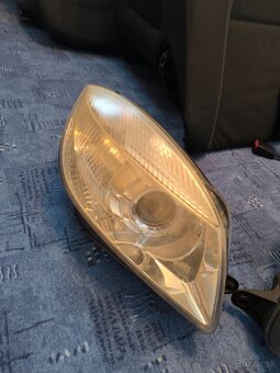 Přední světla s čočkou Škoda fabia 2, předfacelift. - 2