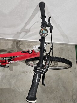 Woom 5 červenej farby - detský bicykel - 2