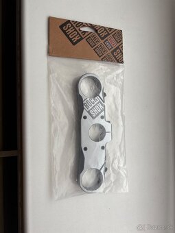 RockShox BoXXer C1 - horna korunka - 2