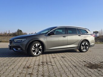 Opel Insignia Country Tourer 2.0 CDTI BiTurbo 210k 4x4 AT8 - 2