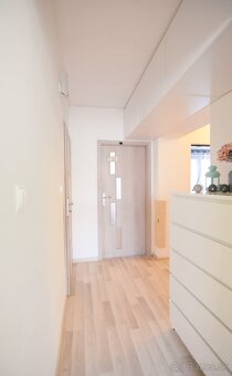 PREDANÉ 3 izbový byt, Centrum II Dubnica n/Váhom, garáž - 2