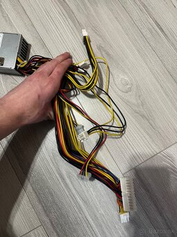 Serverovy zdroj 600w - 2