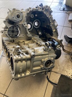 BMW K1600 motor - 2