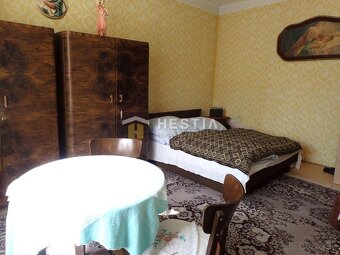 ZNÍŽENÁ CENA Starší rodinný dom s veľkým pozemkom 1301 m2 Št - 2