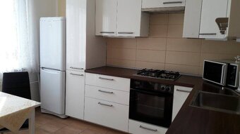 Svetlý byt s balkónom v širšom centre. Moyzesova ul. - 2
