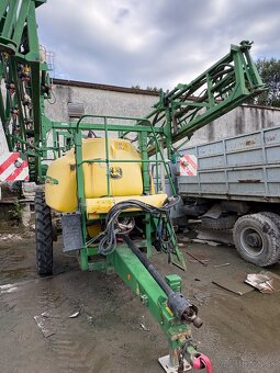 Predam tahany postrekovac John Deere 732 - 2