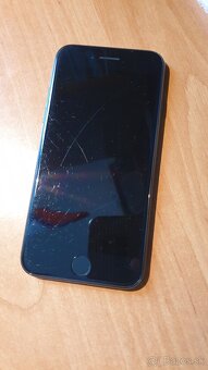 iphone SE 2020 64 GB 94% baterka super lacák - 2